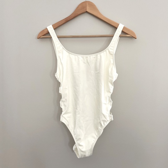 SOLID & STRIPED White Jennifer Ring One Piece Bathing Suit NWOT - Picture 4 of 10